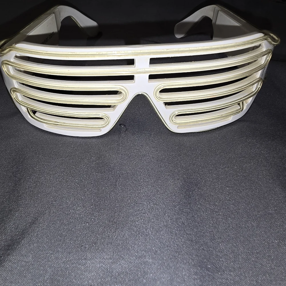 {SOLD} Elite Eyewear Wireless Light-Up Shutter Shades (Blue/White Frame) - Picture 3 of 8